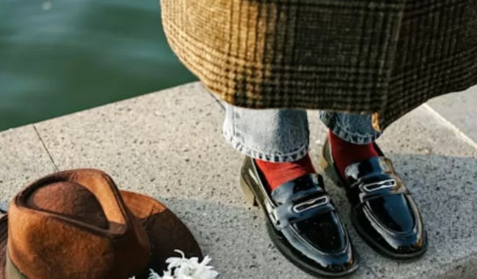 Ilustrasi sepatu loafers. (pexels)