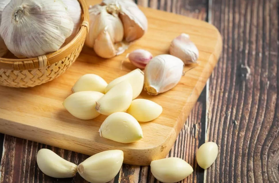 ilustrasi Rahasia Bawang Putih Mentah (freepik)