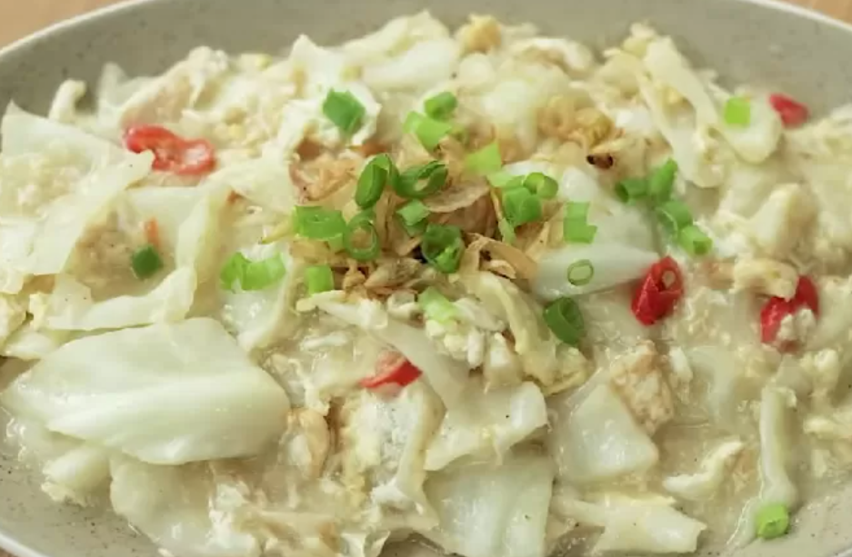 Resep Kol Tumis Telur yang Enak dan Praktis (foto: YouTube Devina Hermawan)