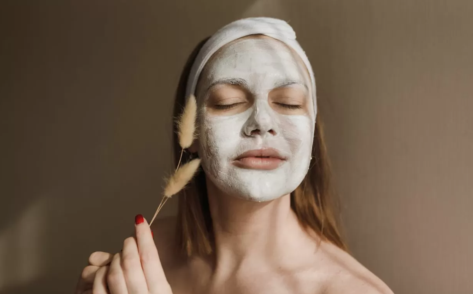 ilustrasi masker wajah (Pexels/Arina Krasnikova)
