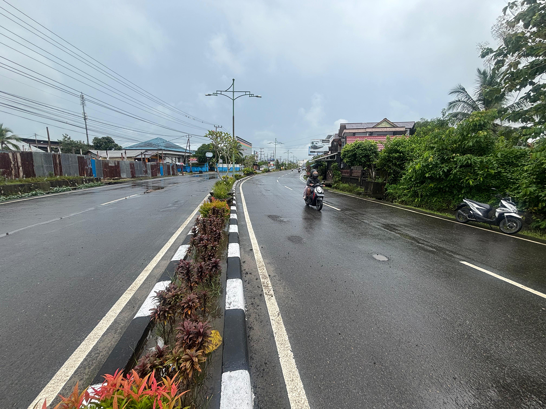 CUACA HUJAN: Dalam sepekan terakhir ada potensi hujan sedang hingga lebat yang dapat berlanjut minggu depan. (SEPTIAN ASMADI/HRK)