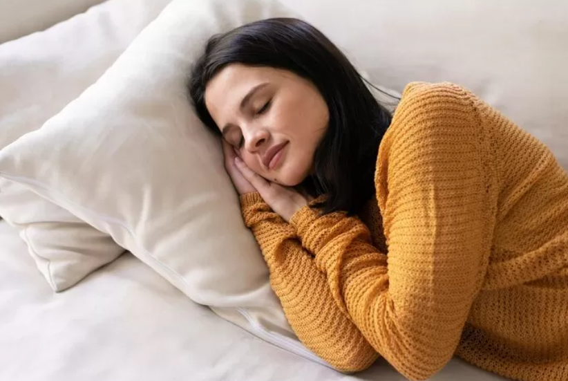 ilustrasi 9 Cara Alami Agar Cepat Tidur Nyenyak Tanpa Obat, Praktis dan Terbukti Efektif. (freepik)