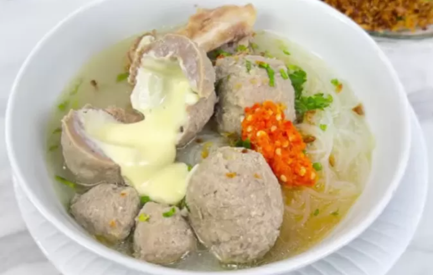 Resep Bakso Keju Lumer yang Enak dan Viral (foto: YouTube Ika Mardatillah)