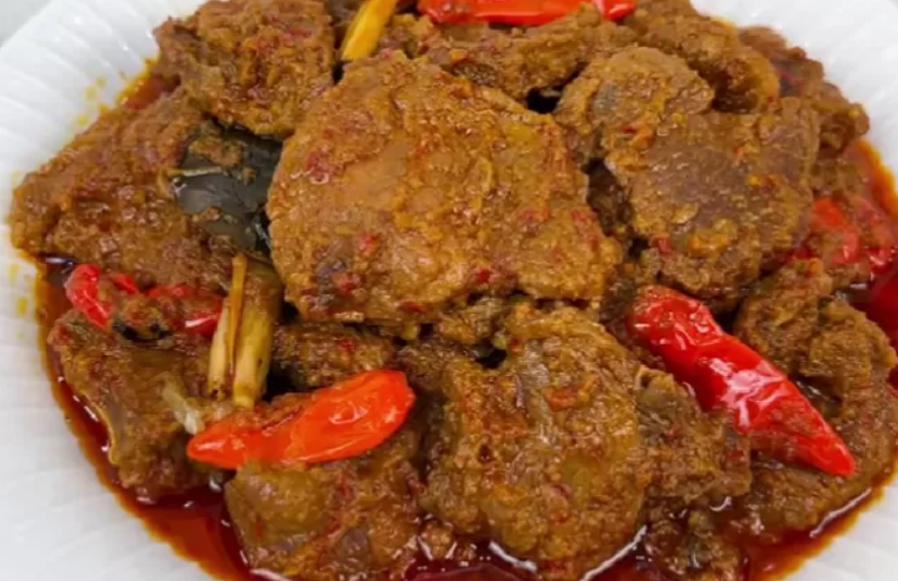 Resep Daging Sapi Bumbu Rujak Khas Jawa Timur yang Enak dan Empuk. (YouTube Ika Mardatillah)