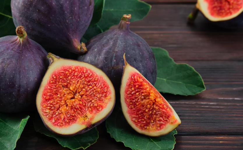 ilustrasi buah tin (Freepik/ededchechine)