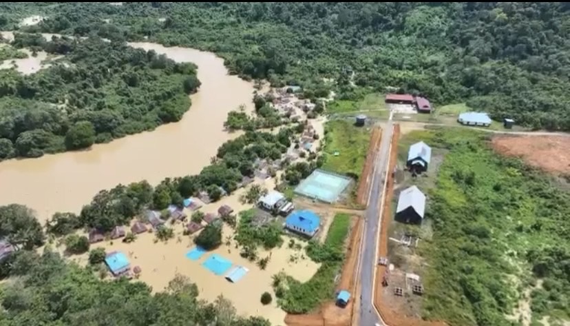 Berau Diterjang Banjir Bandang 5 Meter: Ribuan Warga Segah Mengungsi,  Pemkab Bergerak Cepat!
