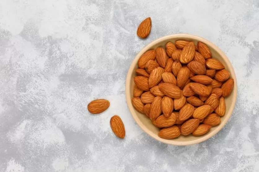 ilustrasi Manfaat Ajaib Kacang Almond. (freepik)
