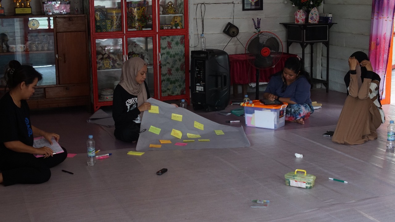 PAMERAN: Inaya Kayan Indonesia meluncurkan pameran virtual, sebuah ruang kolektif yang menghadirkan kisah perlawanan perempuan adat Long Pelban, Kalimantan Utara. (HRK)