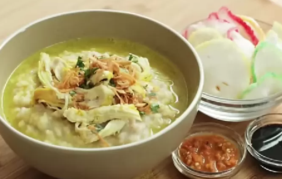 Resep Bubur Ayam Oats Kuah Kuning yang Enak dan Sehat (foto: Youtube Devina Hermawan)