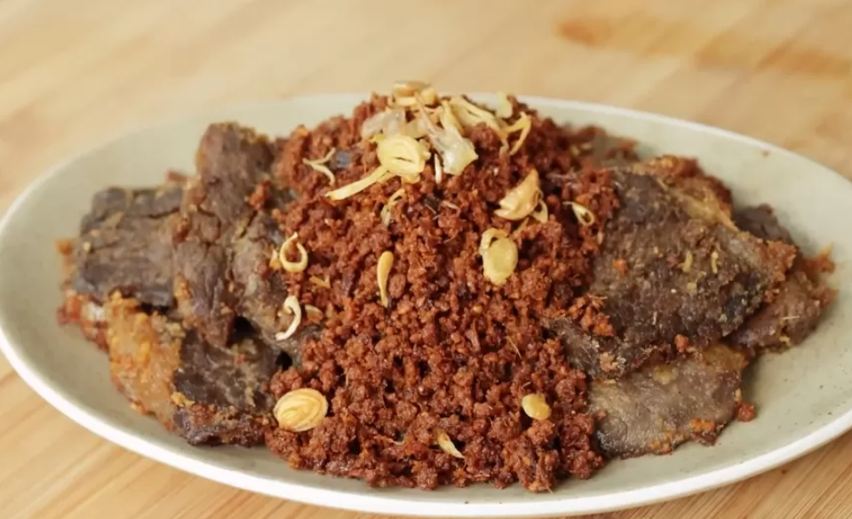 Resep empal daging sapi (Tangkapan layar YouTube/Devina Hermawan)