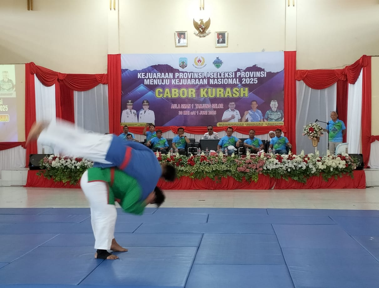 SELEKSI KEJURNAS: Penampilan atlet Kurash yang berlaga di Kejurprov untuk merebut tiket menuju Kejurnas pada 16-20 Juni di Samarinda mendatang.  (IPUNK/HRK)
