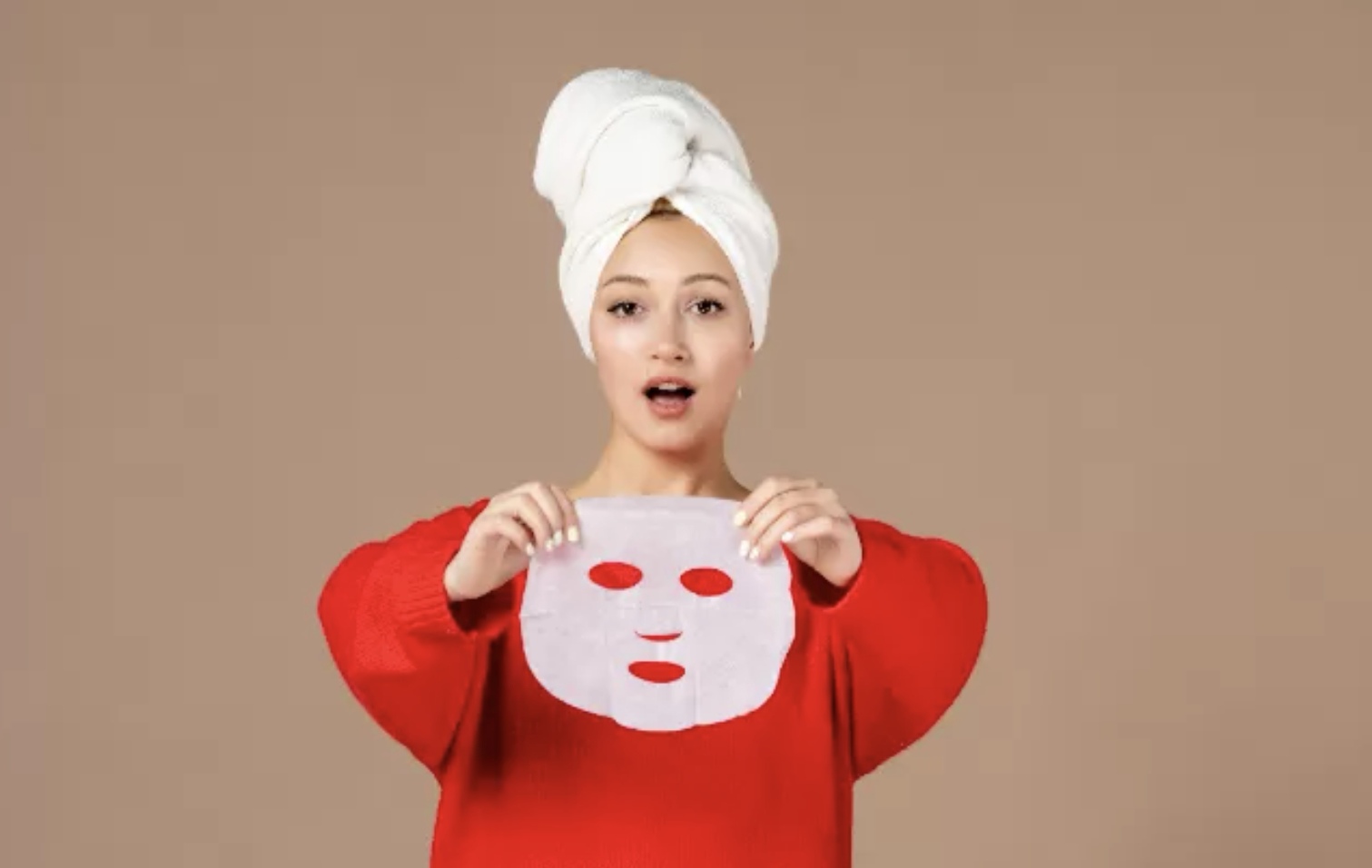 Ilustrasi facial mandiri yang bisa dilakukan di rumah. (dok.freepik)