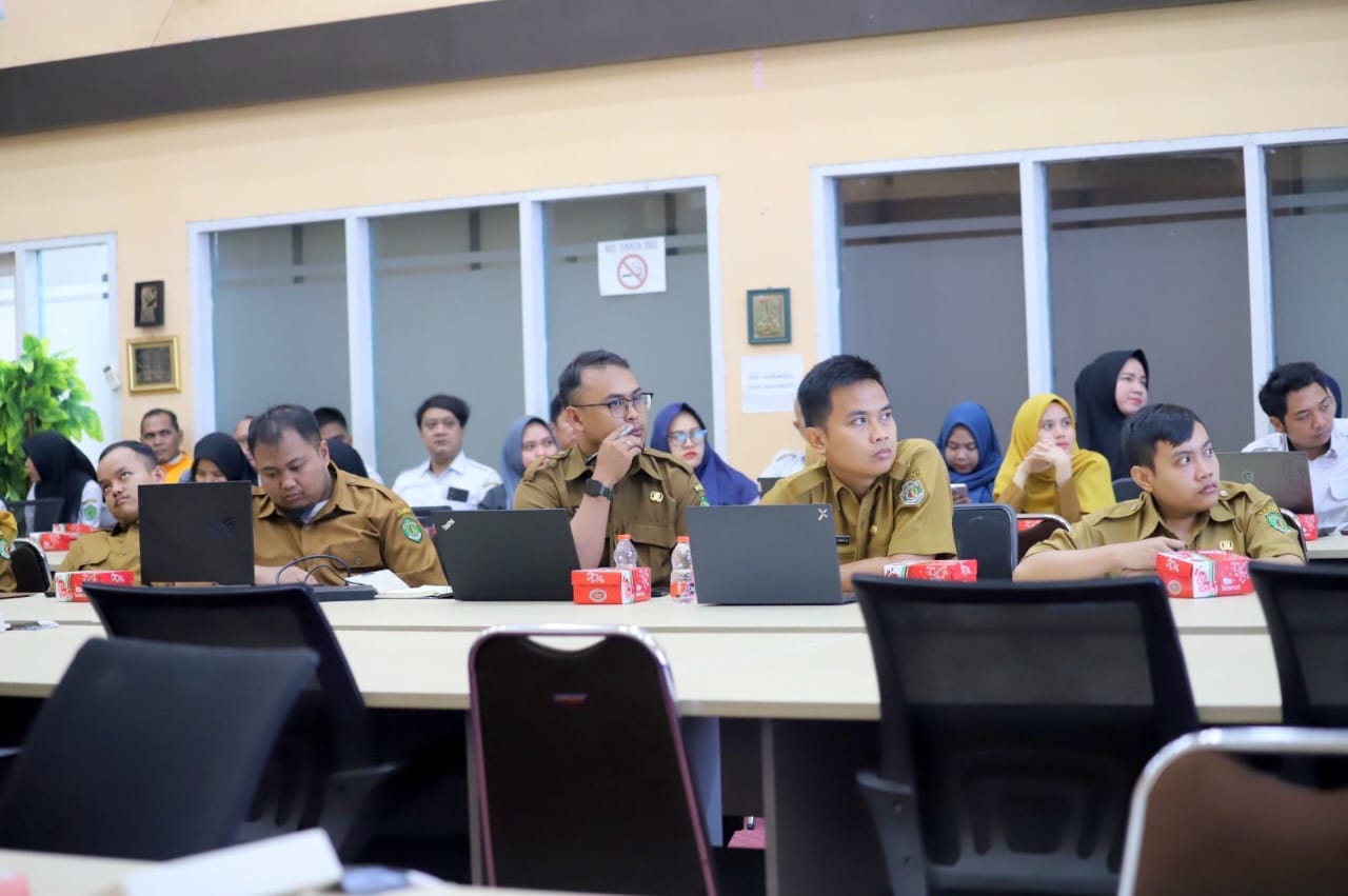 BIMTEK: Pelaksana Bimtek E-SAKIP yang dilaksanakan untuk memastikan setiap perangkat daerah mampu menyusun laporan kinerja secara terukur, transparan, dan akuntabel. (DISKOMINFO UNTUK BERAU POST)