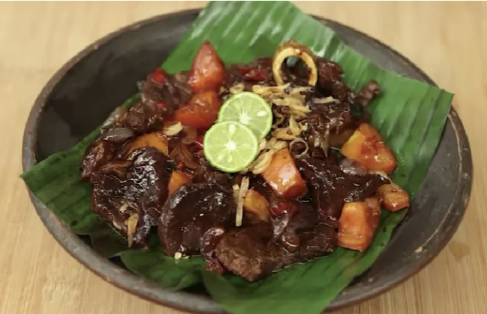 Resep Kambing Bakar Kecap yang Enak dan Tidak Menghilangkan Bau Prengus./YouTube Devina Hermawan
