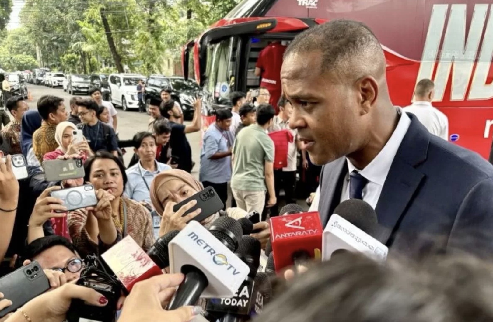 Pelatih Timnas Sepak Bola Indonesia Patrick Kluivert. (Genta Tenri Mawangi/Antara)