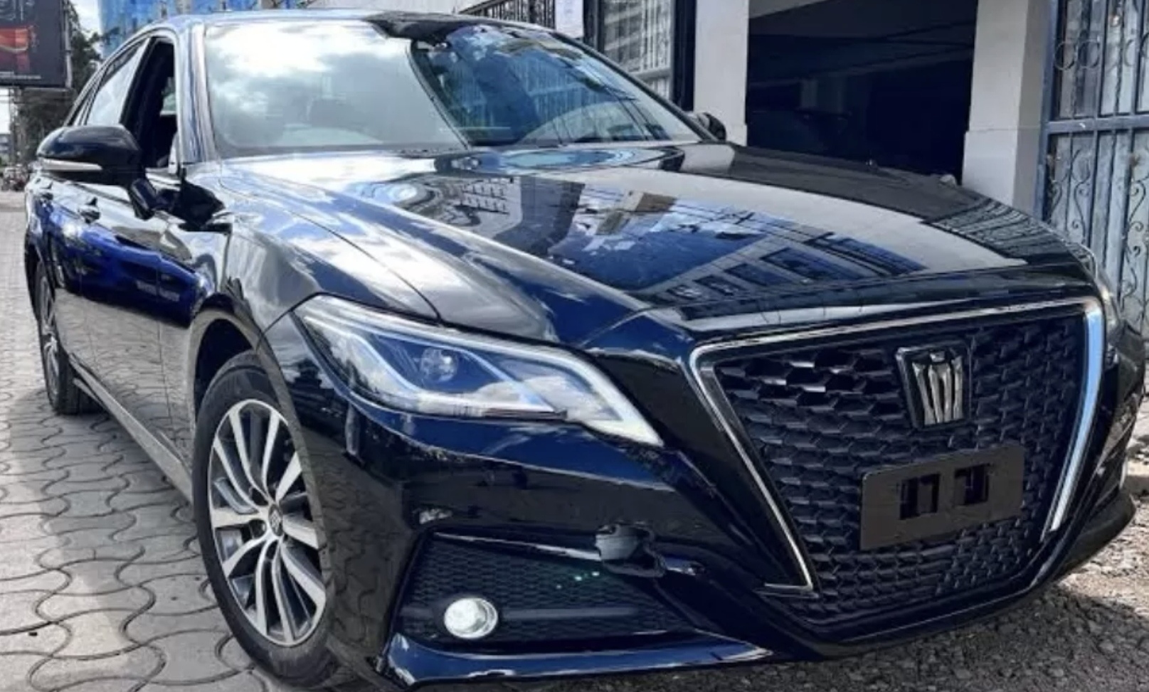 ILUSTRASI. Toyota Crown Hybrid jadi mobil dinas Menteri periode kedua Jokowi pada 2019-2024. (MotorView Rides)