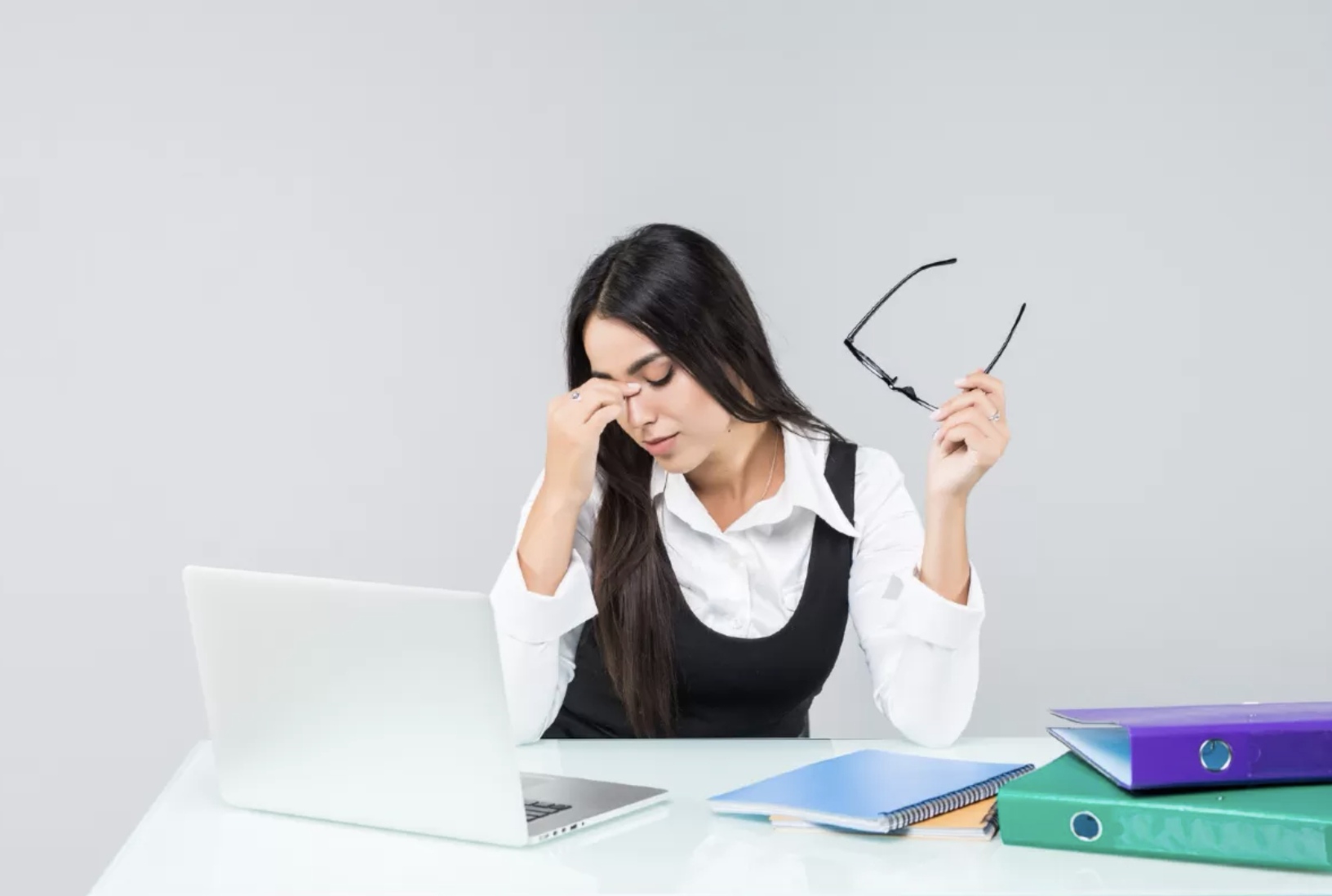 Badan lemas di tengah aktivitas pada memang mengganggu. Penting bagi kamu untuk tahu tips mengatasi badan lemas. (Diana.grytsku/Freepik)