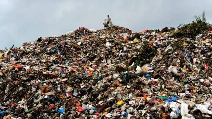 PERLU KESADARAN: Besarnya sampah plastik menjadi perhatian DLH Kaltim hingga di kabupaten/kota di Kaltim. (DISKOMINFO KALTIM UNTUK BERAU POST)