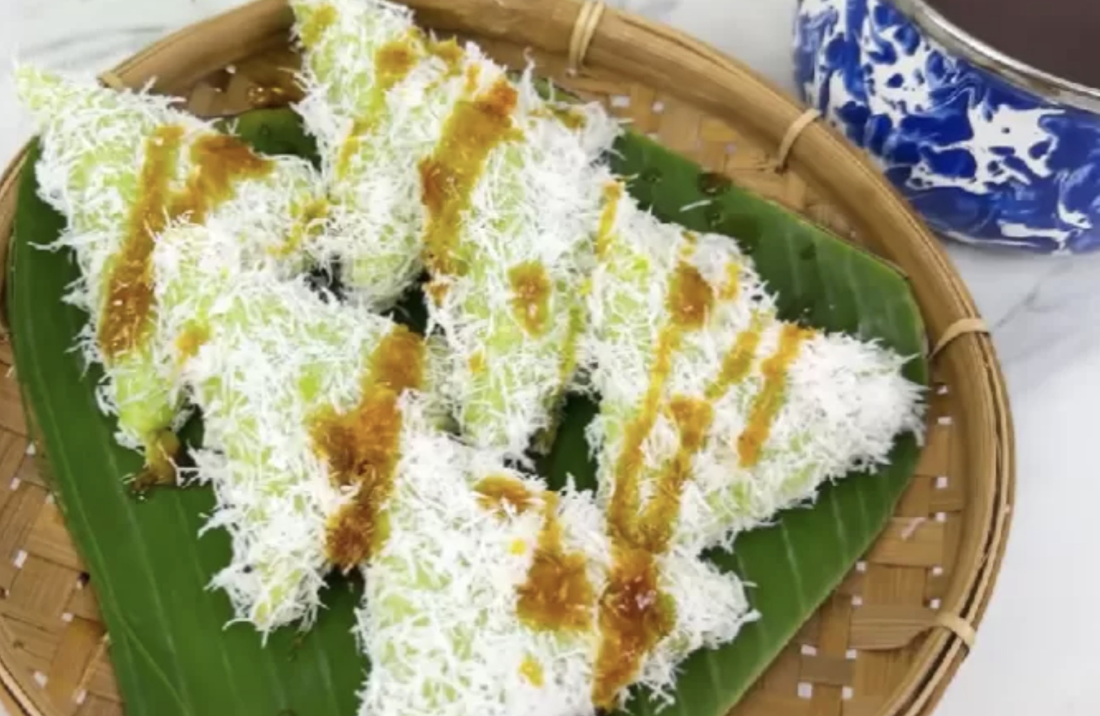 Resep Lupis Ketan Yang Cocok Jadi Camilan. ( YouTube Ika Mardatillah)
