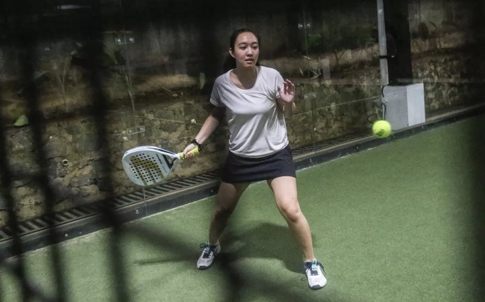 Seorang peserta saat bertanding dalam Soekarno Padel Cup 2025. (Dok. BMI DKI)