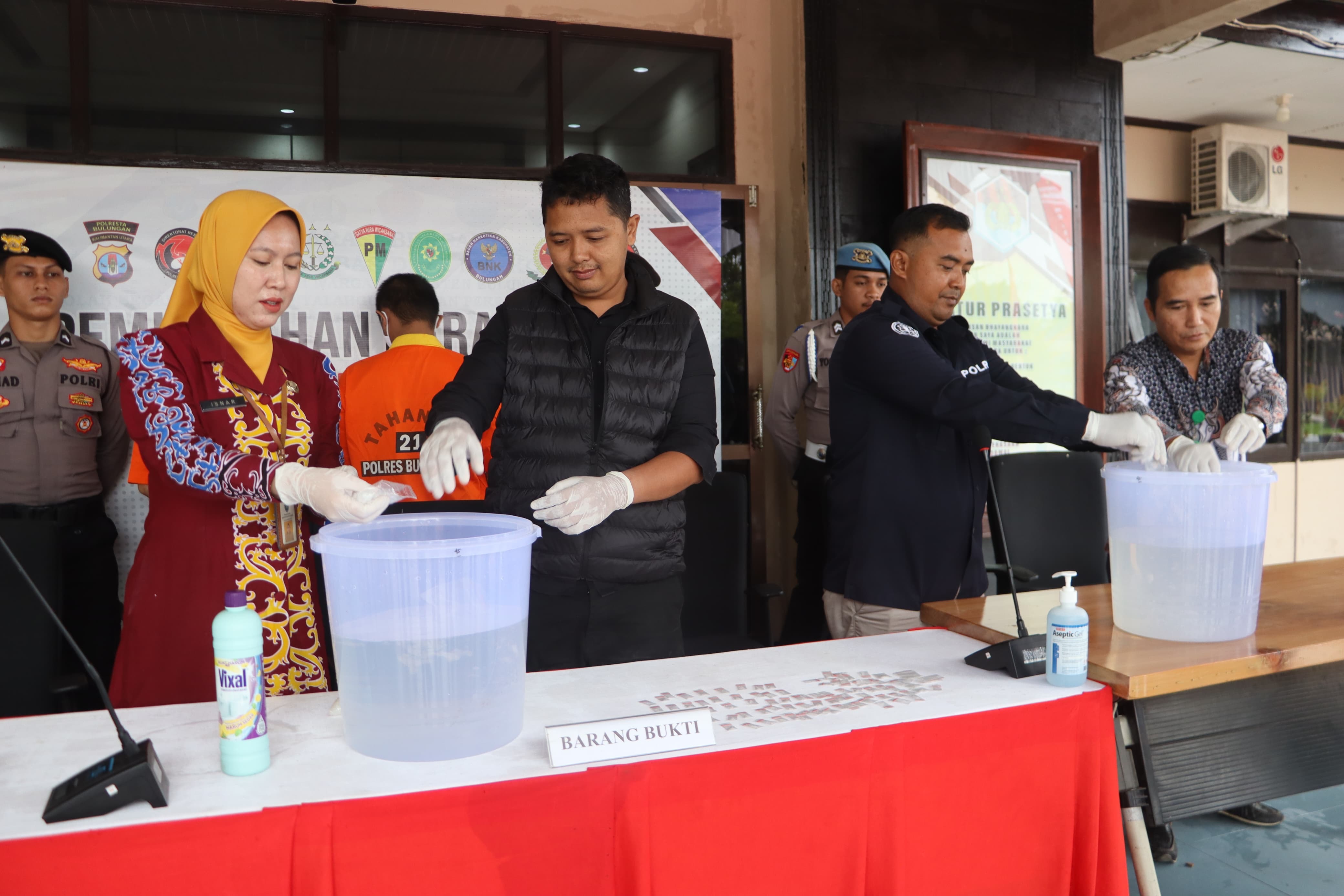 MUSNAHKAN SABU: Polresta Bulungan musnahkan barang bukti narkotika jenis sabu-sabu seberat 255,71 gram. (POLRESTA BULUNGAN UNTUK HRK)
