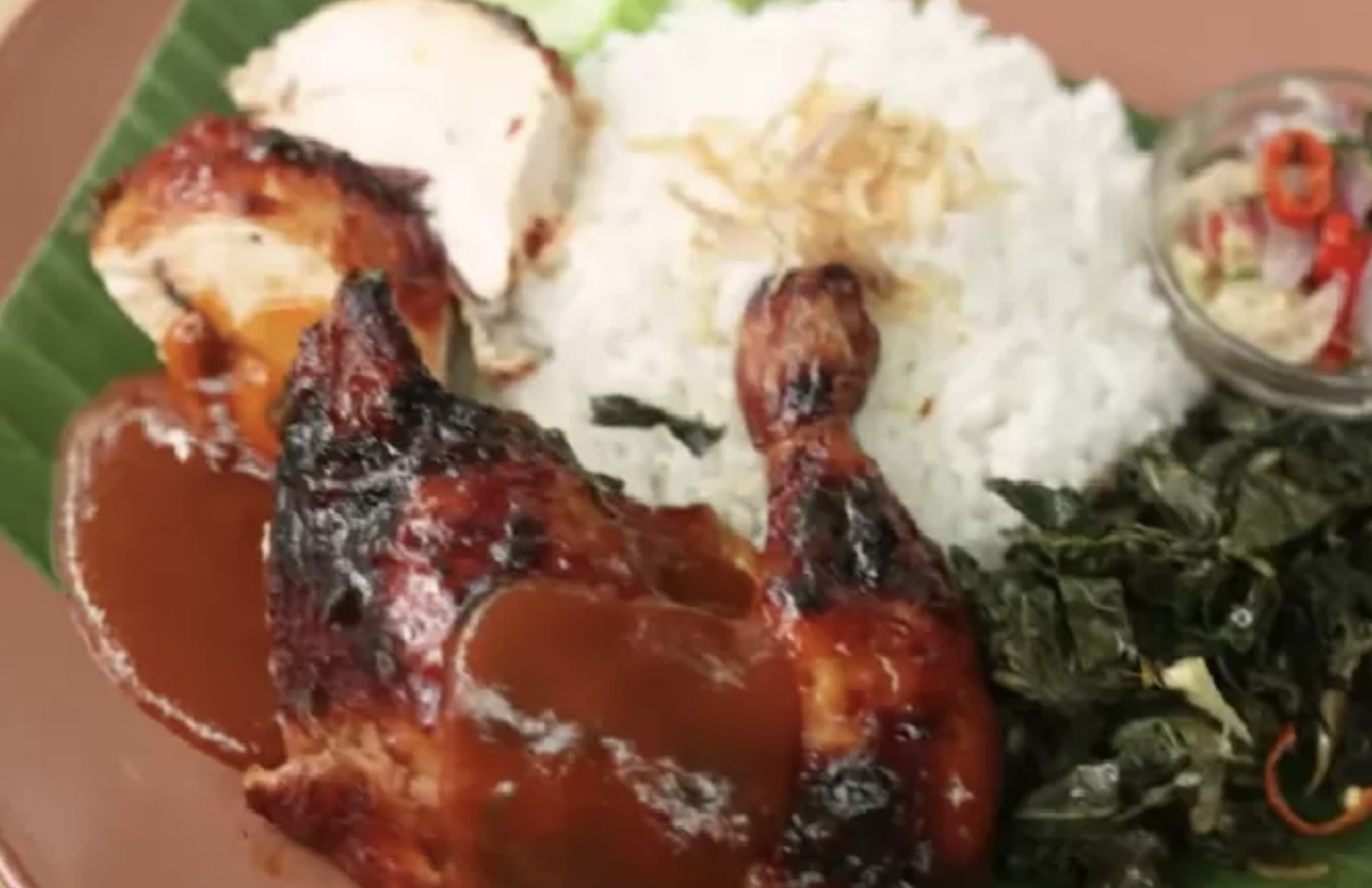 Resep Ayam Panggang Madu Pedas Manis yang Menggugah Selera Makan (YouTube Devina Hermawan)