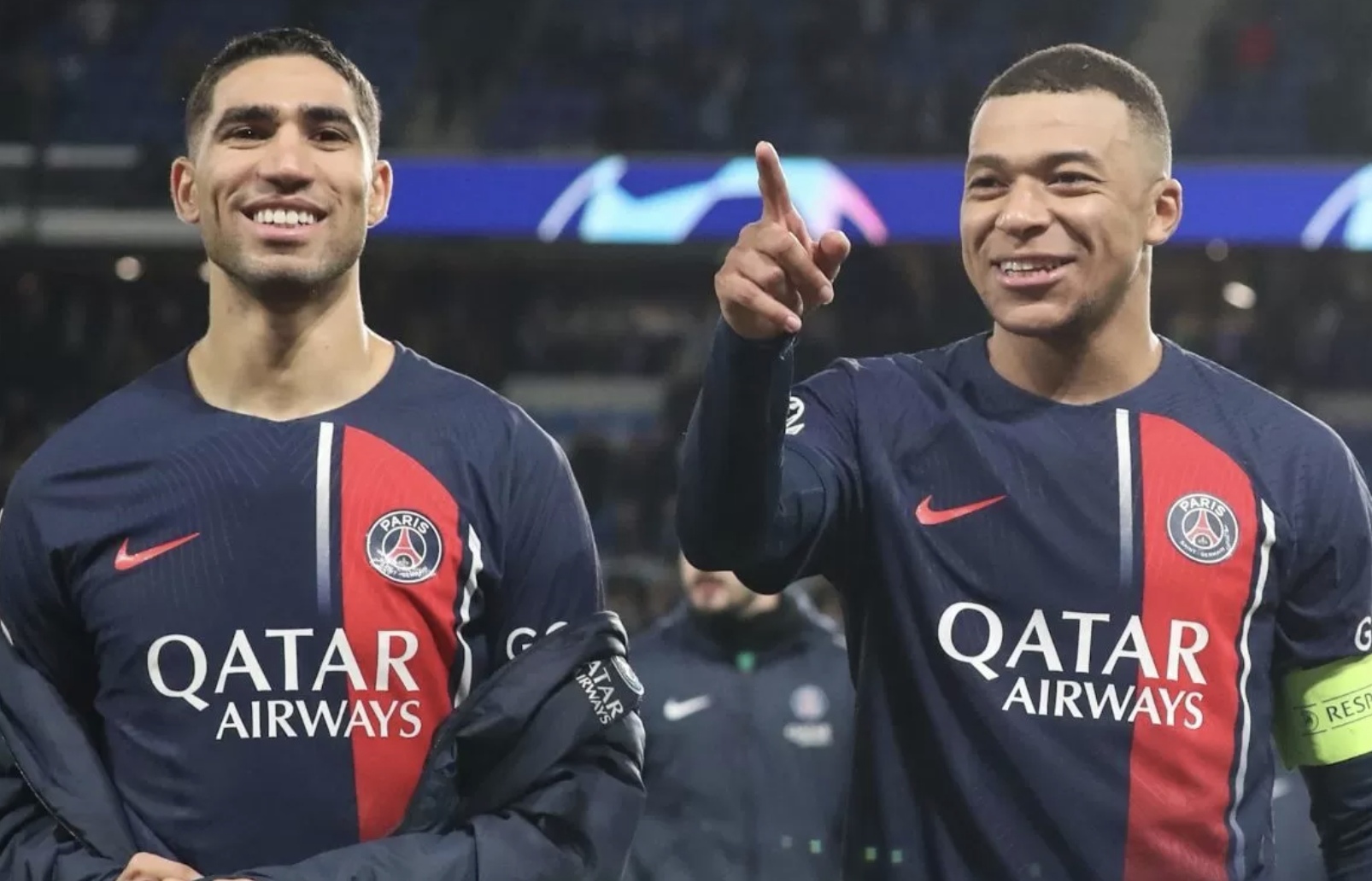 Achraf Hakimi (kiri) dan Kylian Mbappe (kanan). ( IMAGO/AOP.Press)