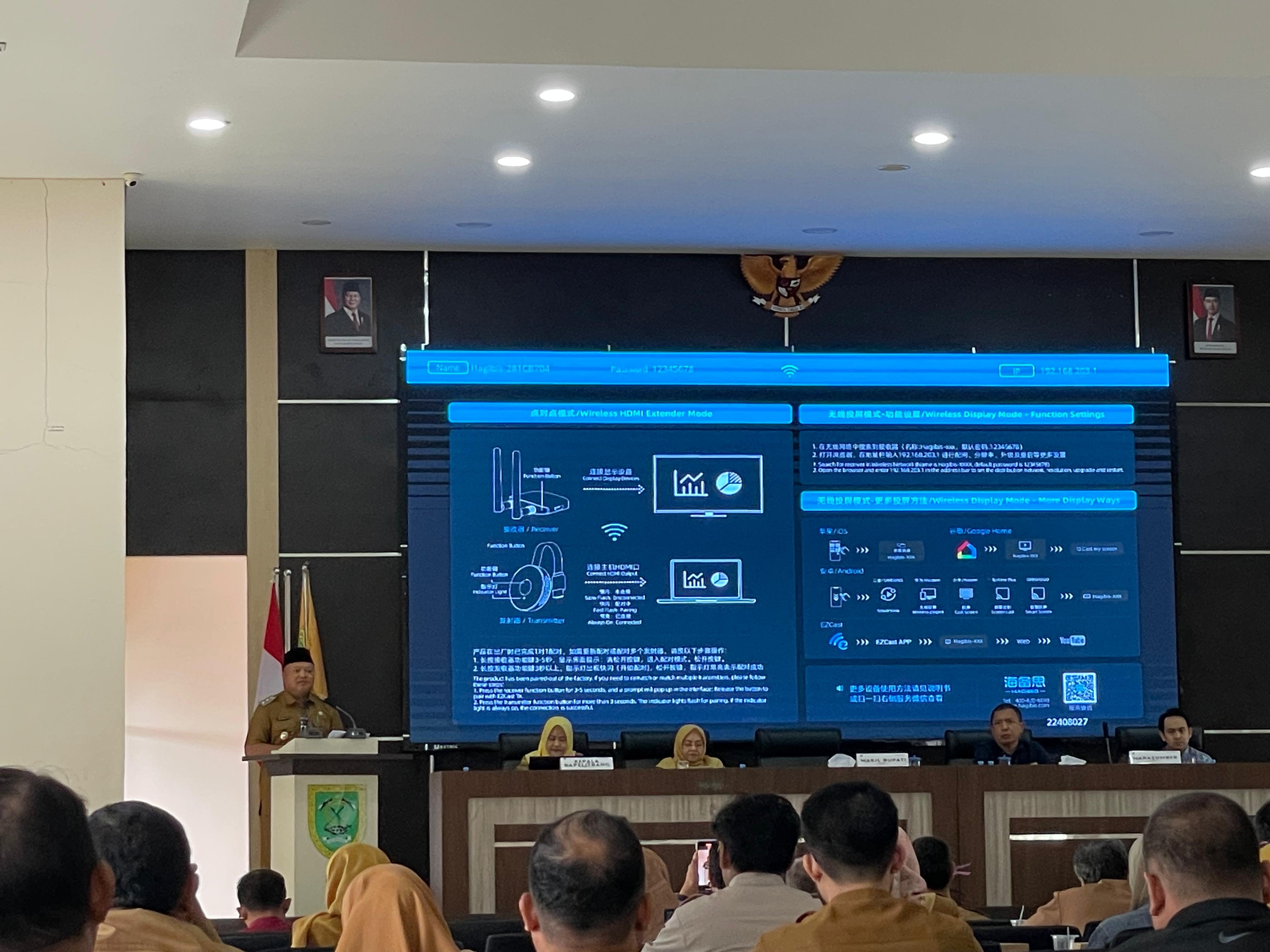 TINGKATKAN INOVASI: Sosialisasi dan bimbingan teknis indeks inovasi daerah Kabupaten Berau yang diselenggarakan di Ruang RPJMD Bapelitbang, Selasa (8/7). (IZZA/BP)