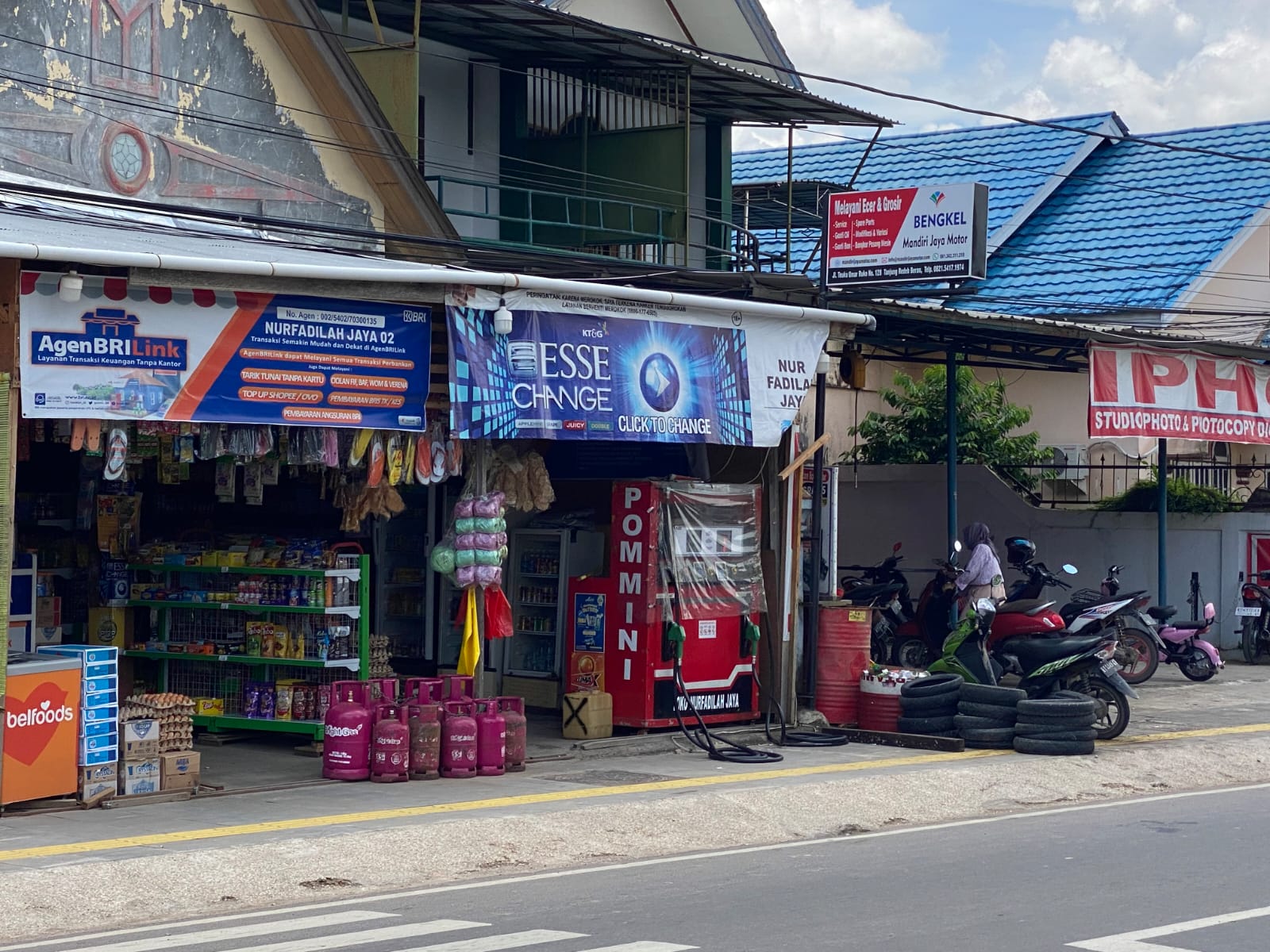TERTIBKAN POM MINI: Pemkab Berau menggunakan pendekatan humanis untuk penertiban pom mini di Kabupaten Berau. (IZZA/BP)
