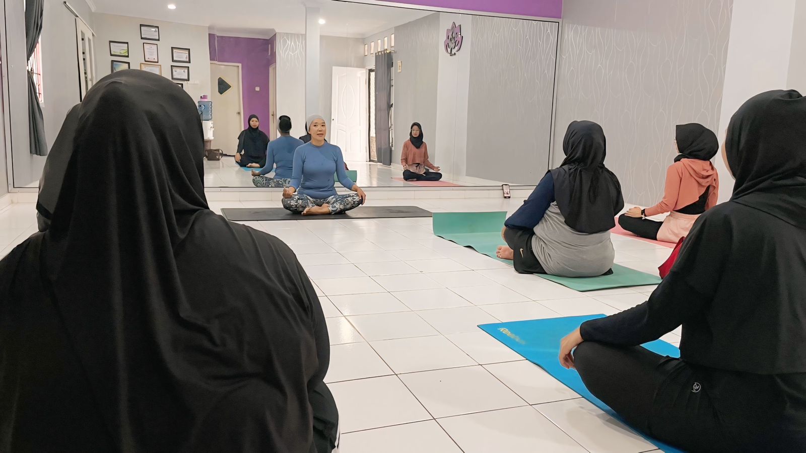 Saat berolahraga Yoga Hatha diminta untuk hati-hati menghindari cedera. (NADYA ZAHIRA/ BERAU POST)