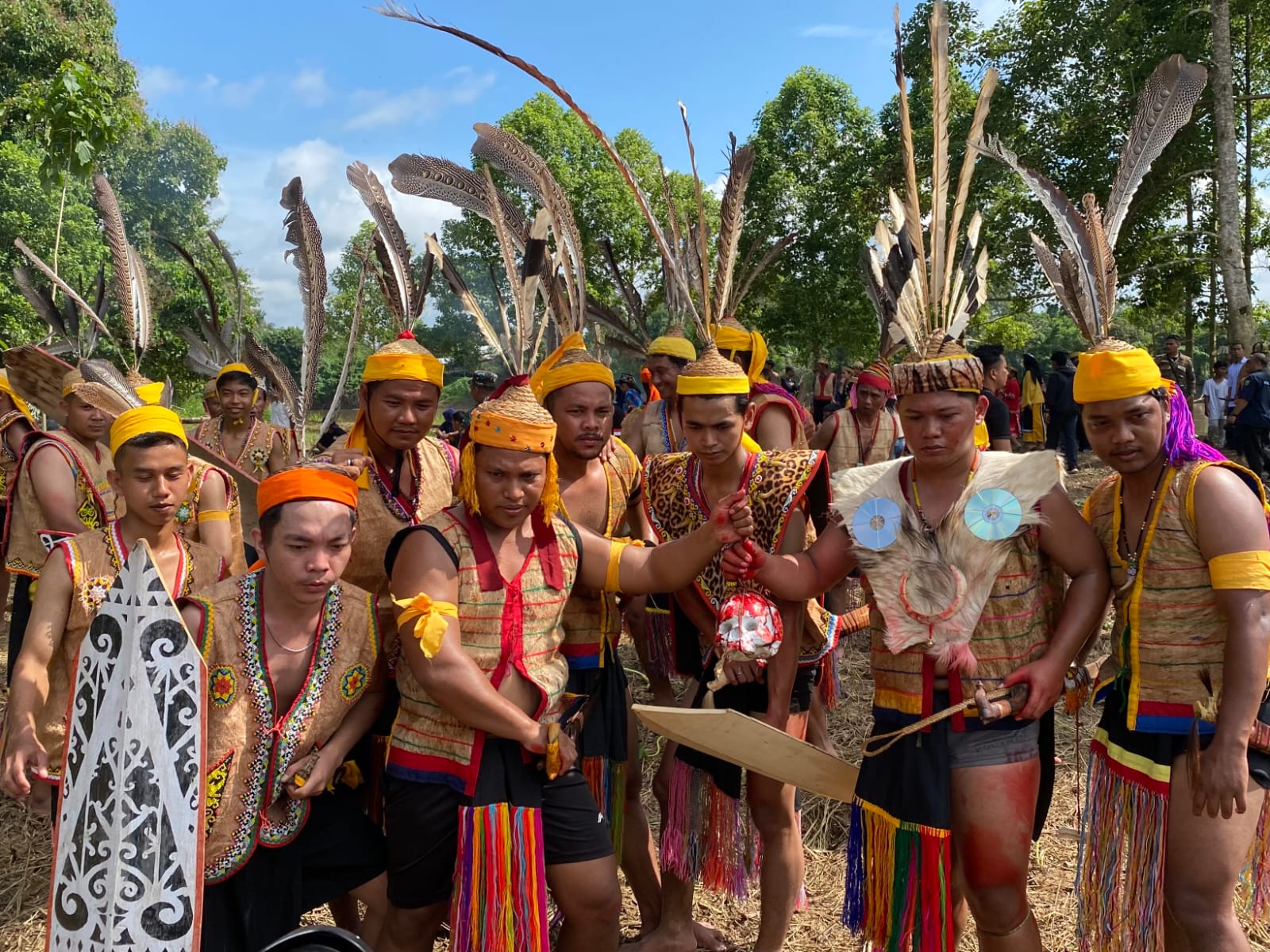 ILUSTRASI: Permohonan pengakuan sebagai Masyarakat Hukum Adat telah diajukan oleh lima komunitas adat di Berau. (BERAU POST)