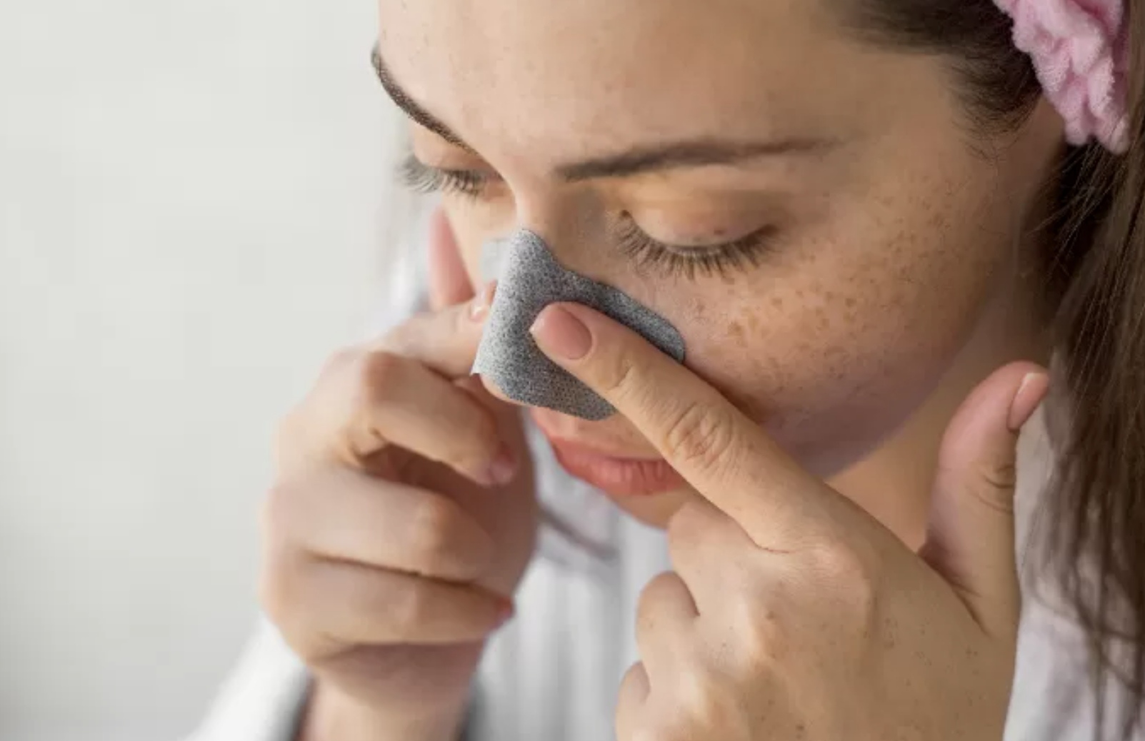 Cara yang Ampuh Atasi Komedo Hitam di Hidung. (freepik.com)
