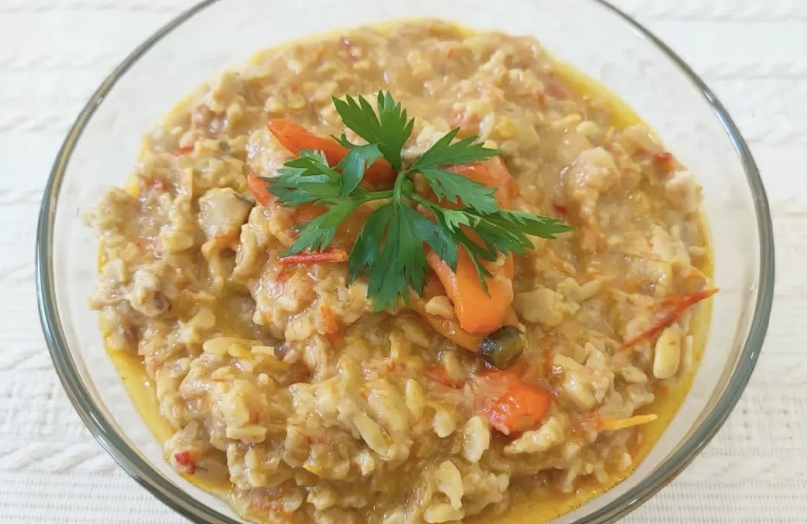 Aroma kencur dan gurihnya tempe semangit berpadu sempurna dalam resep sambal tumpang ini. (Instagram/@masakanjawaaa)