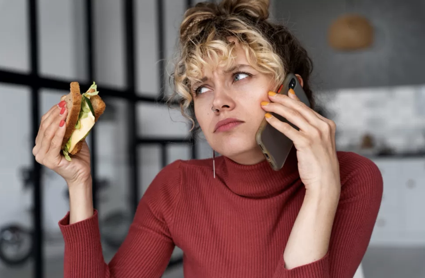 Ada beberapa makanan yang tanpa disadari bisa membuat tubuh dehidrasi. (Freepik).