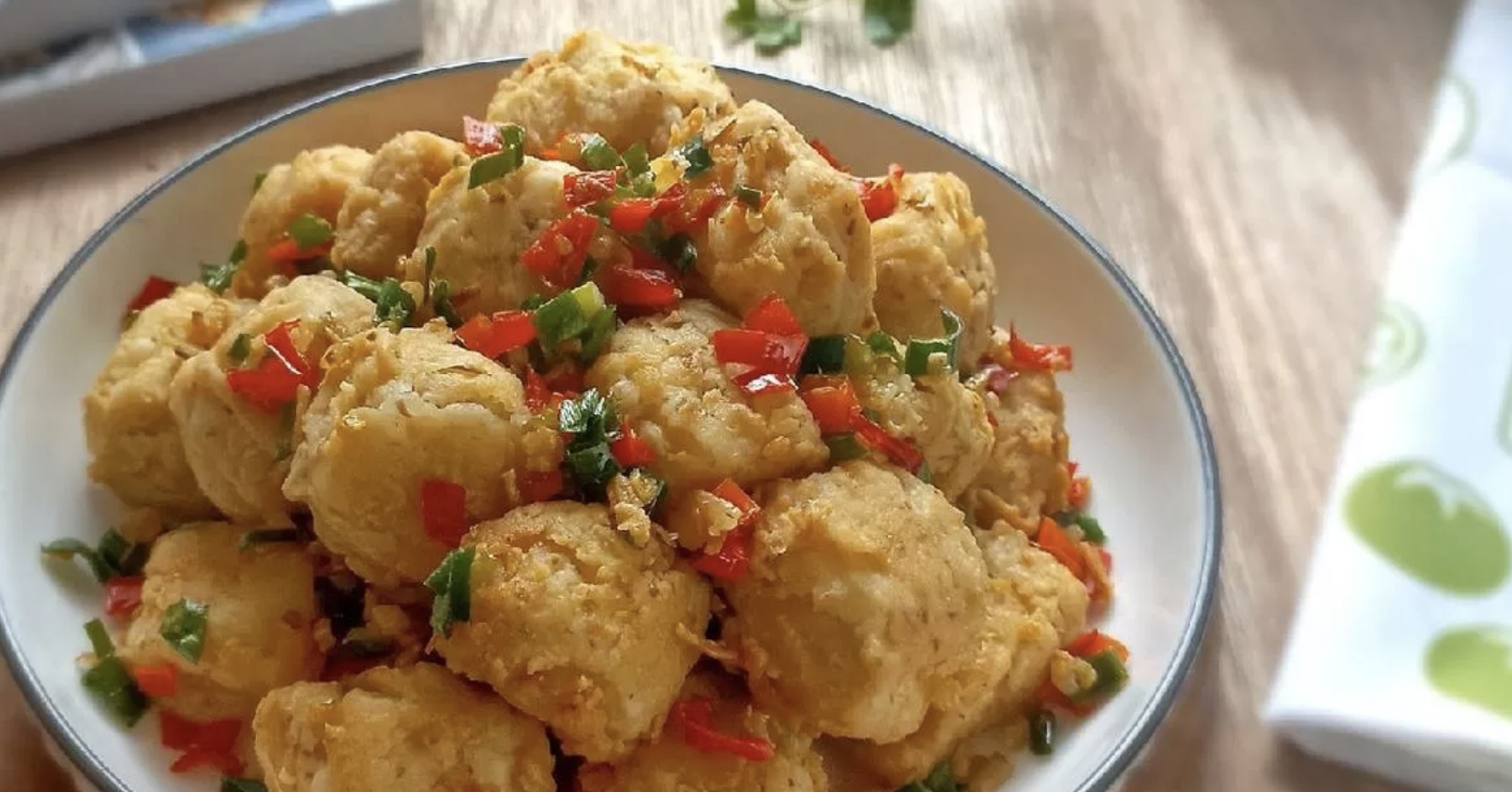 Ilustrasi Tahu Cabe Garam (Orami)