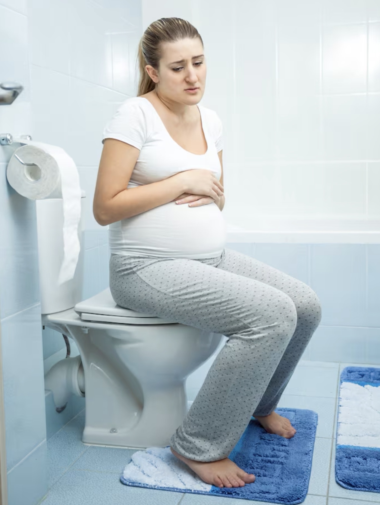 Ilustrasi ibu hamil susah buang air besar. (Freepik)