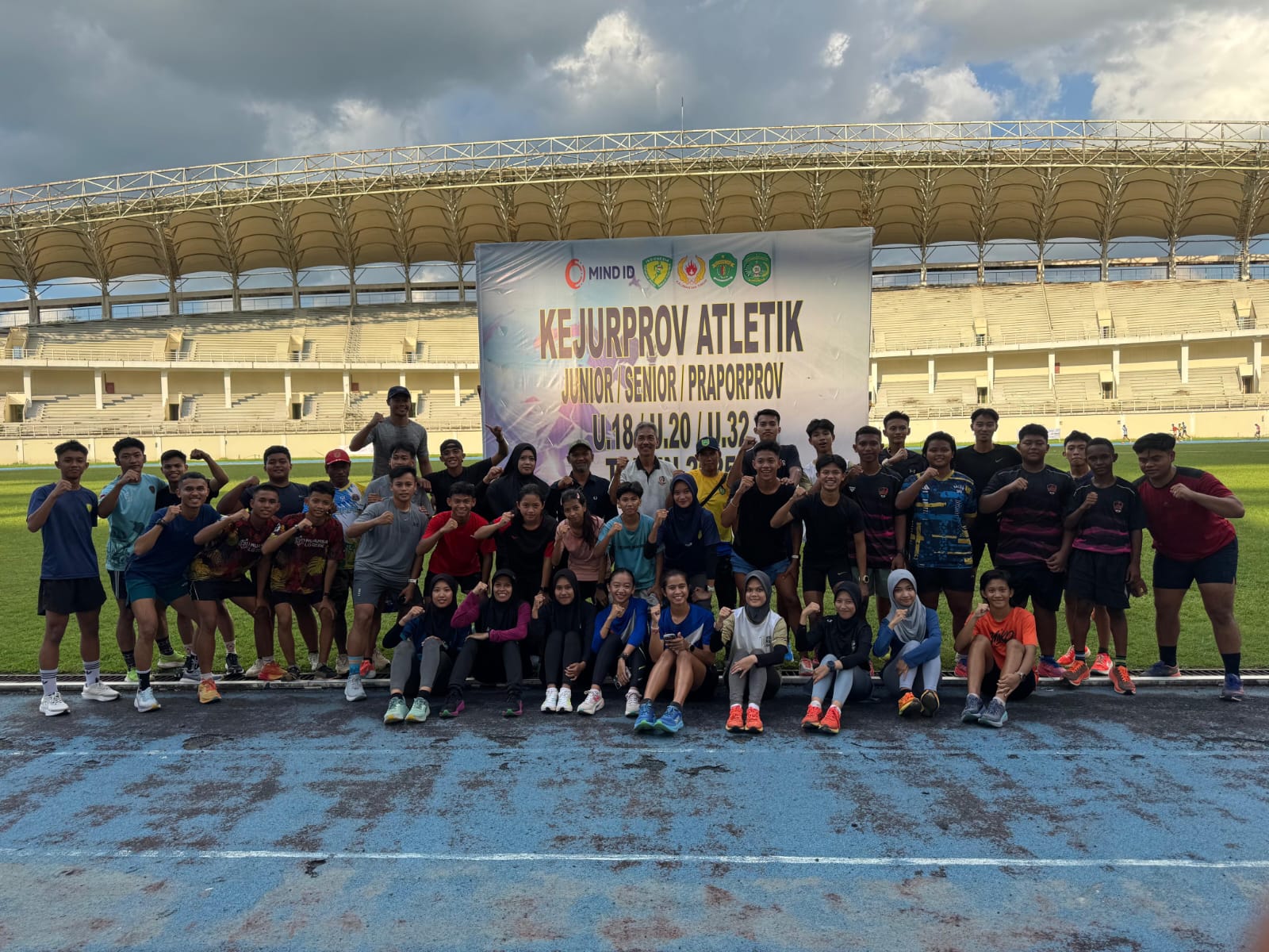 BERLAGA: 57 atlet atletik Berau saat ini sedang mengikuti pertandingan Kejurprov di Stadion Aji Imbut, Tenggarong Sebrang, Kutai Kartanegara. (ARTA KUSUMA YUNANDA/BP)