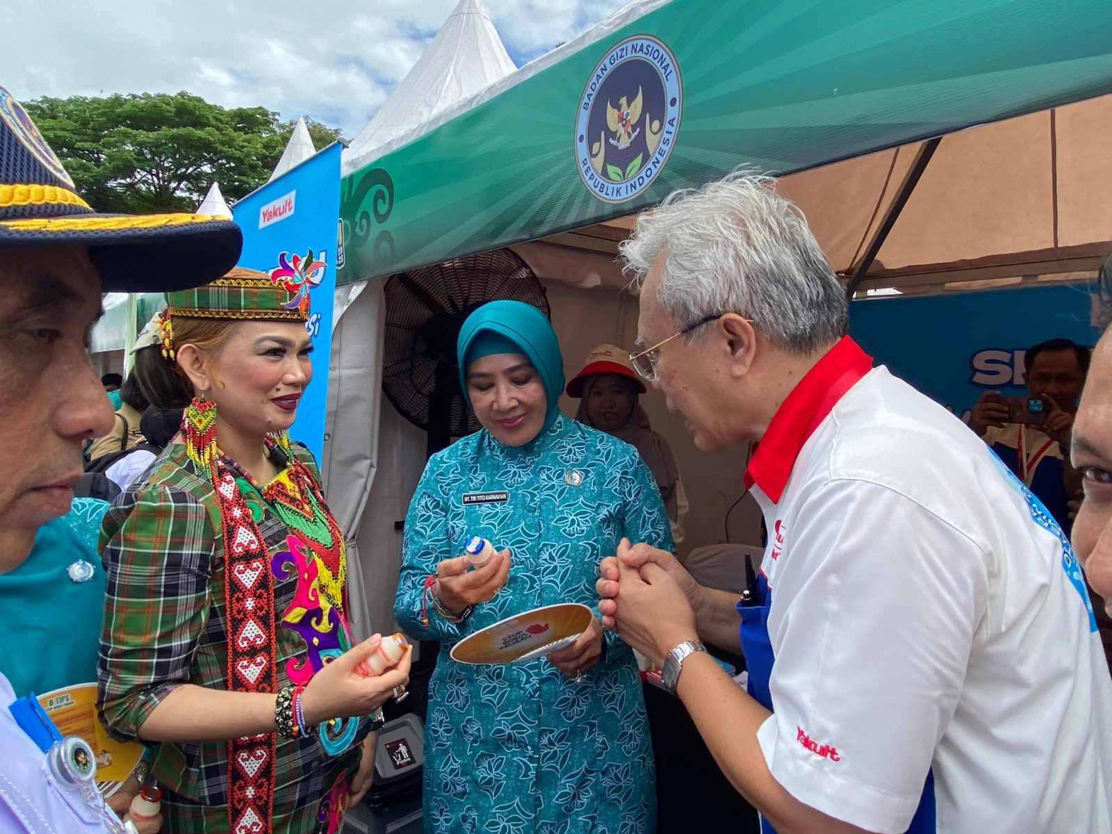 KEMANDIRIAN EKONOMI: Ketua TP PKK Kaltim Sarifah Suraidah Harum terus menggencarkan kampanye cintai produk lokal. (DISKOMINFO KALTIM UNTUK BERAU POST)