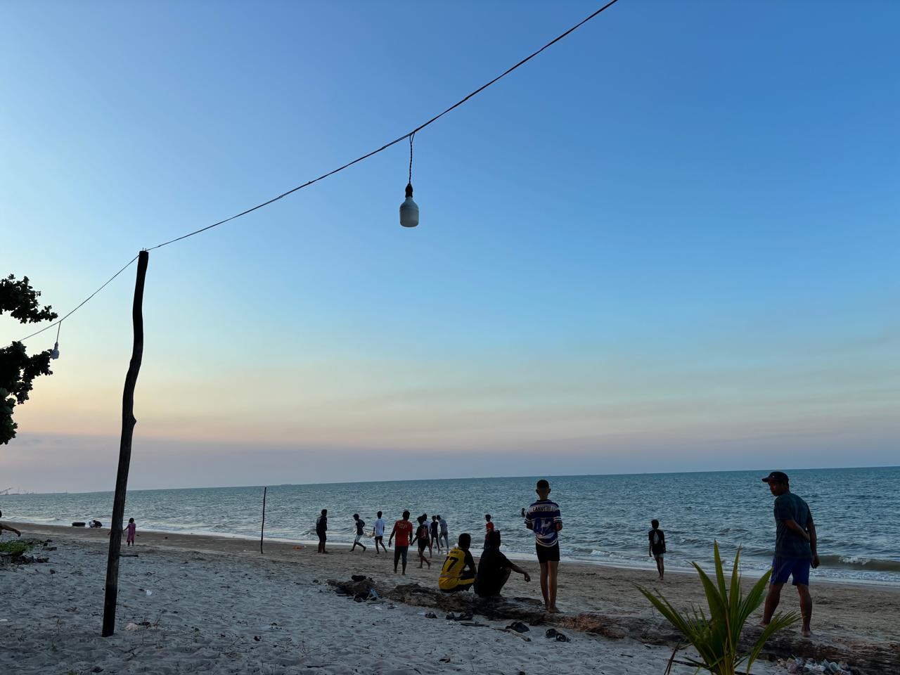 DESTINASI WISATA: Pantai Tanah Kuning perlu pengembangan sebagai destinasi unggulan yang terintegrasi dengan pertumbuhan kawasan industri. (HRK)