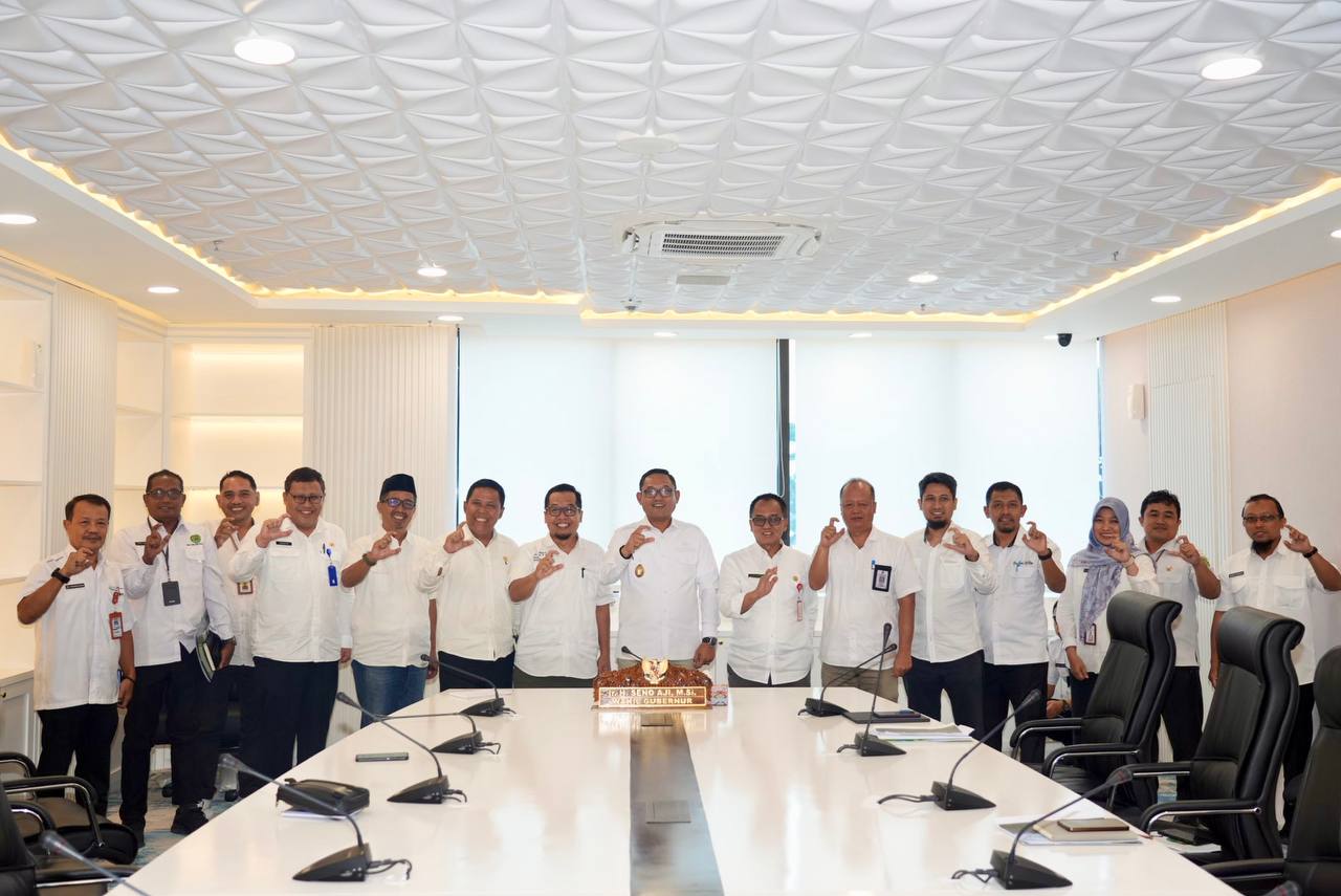 AKAN DIUSULKAN: Pemprov Kaltim bersama jajaran YKAN akan berusaha mewujudkan Karst Sangkulirang Mangkalihat menjadi warisan budaya dunia. (ARIEF M/ADPIMPROV KALTIM)