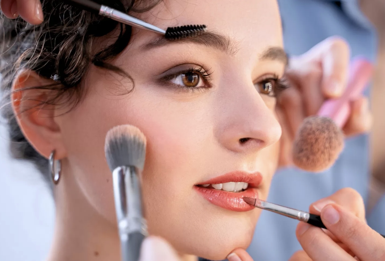 Ilustrasi riasan tahan lama (Freepik)