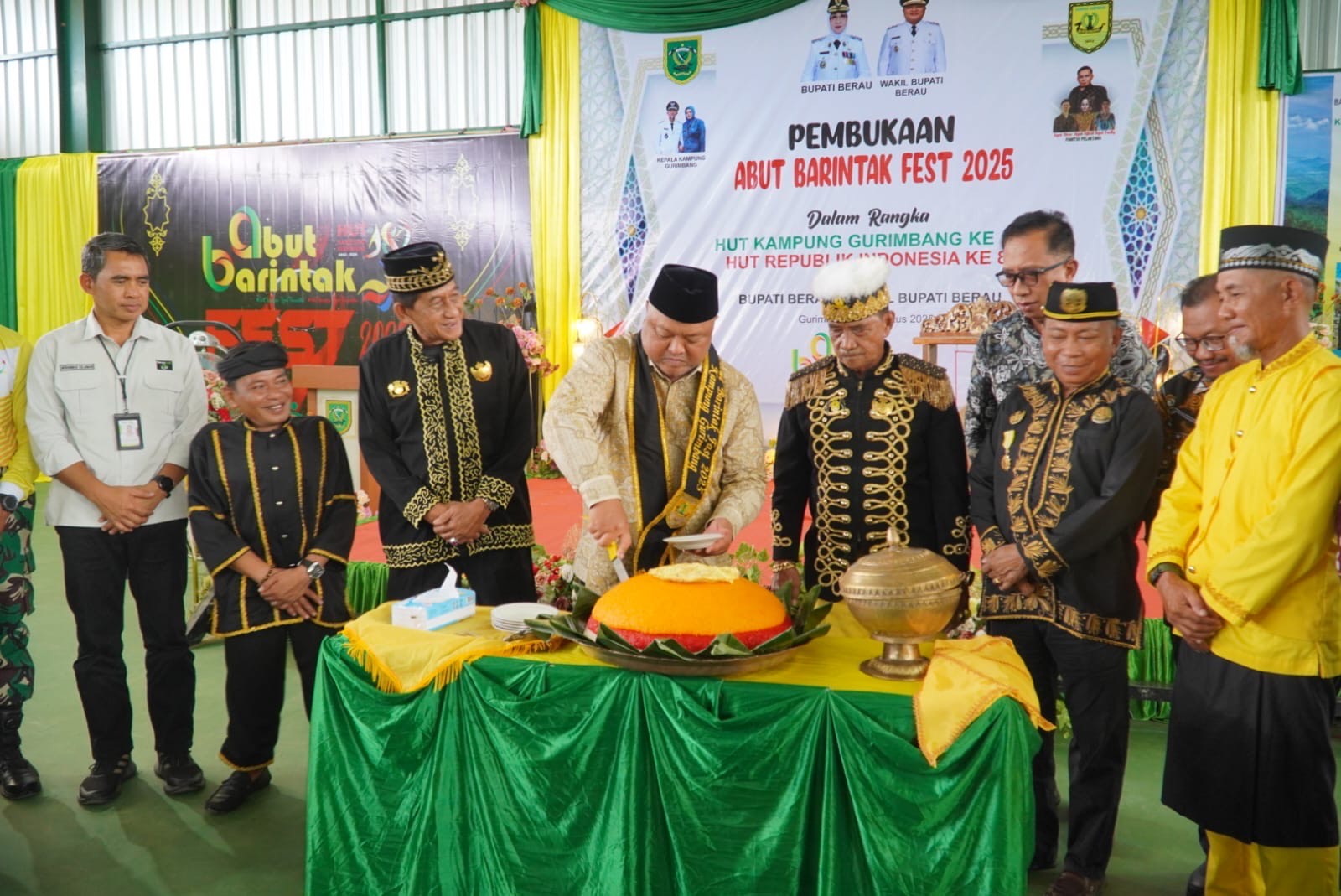 PERAYAAN: Abut Barintak Gurimbang Fest menjadi puncak peringatan Hari Jadi ke-182 Kampung Gurimbang. (IZZA/BP)