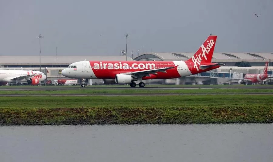 MASKAPAI BARU: Maskapai Air Asia bakal melayani rute penerbangan Bandara Kalimarau-Bandara Sultan Aji Muhammad Sulaiman (SAMS) Balikpapan, yang direncanakan perdana pada Oktober mendatang. (JAWAPOS)