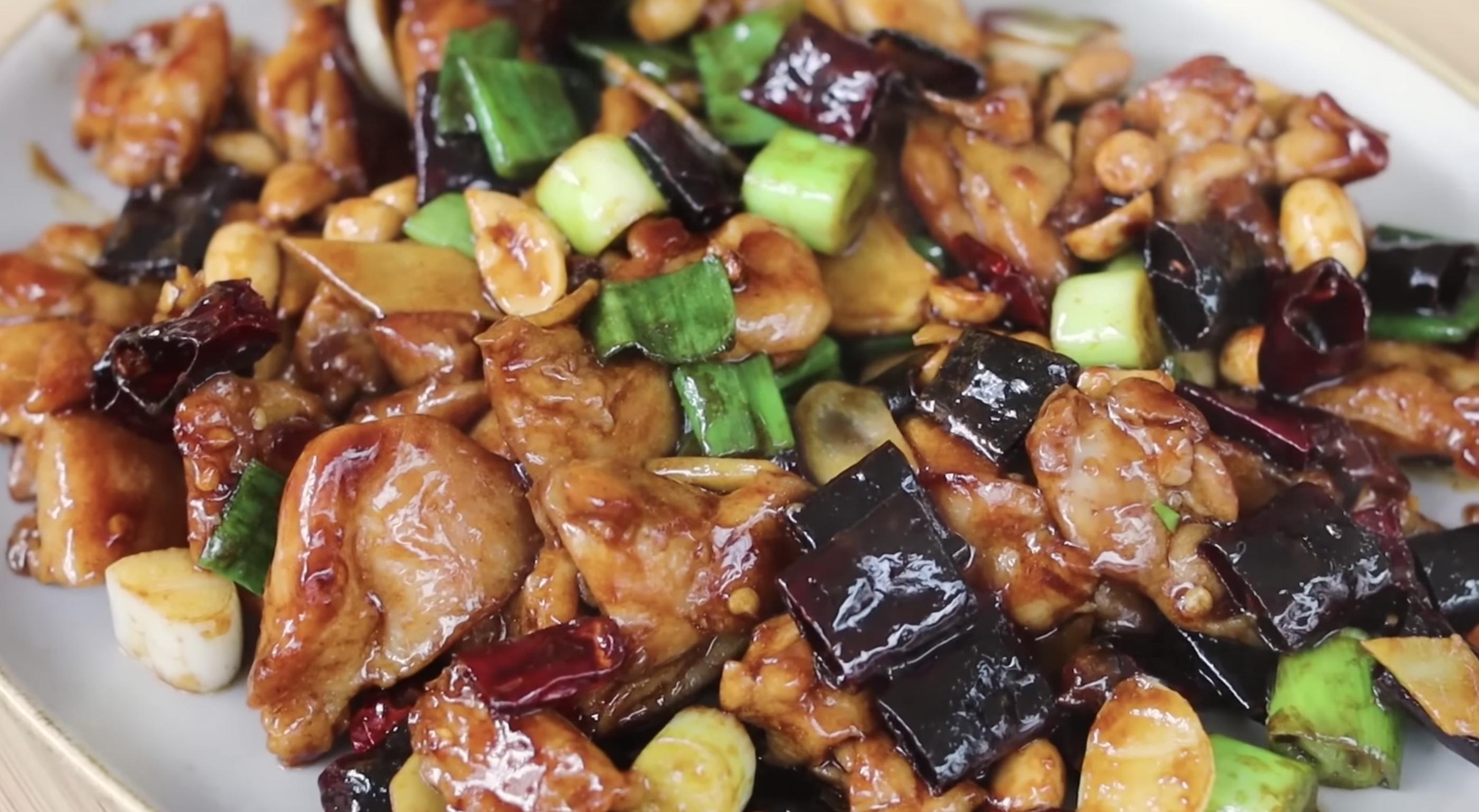 Resep Ayam Kung Pao yang Enak.(YouTube Devina Hermawan )