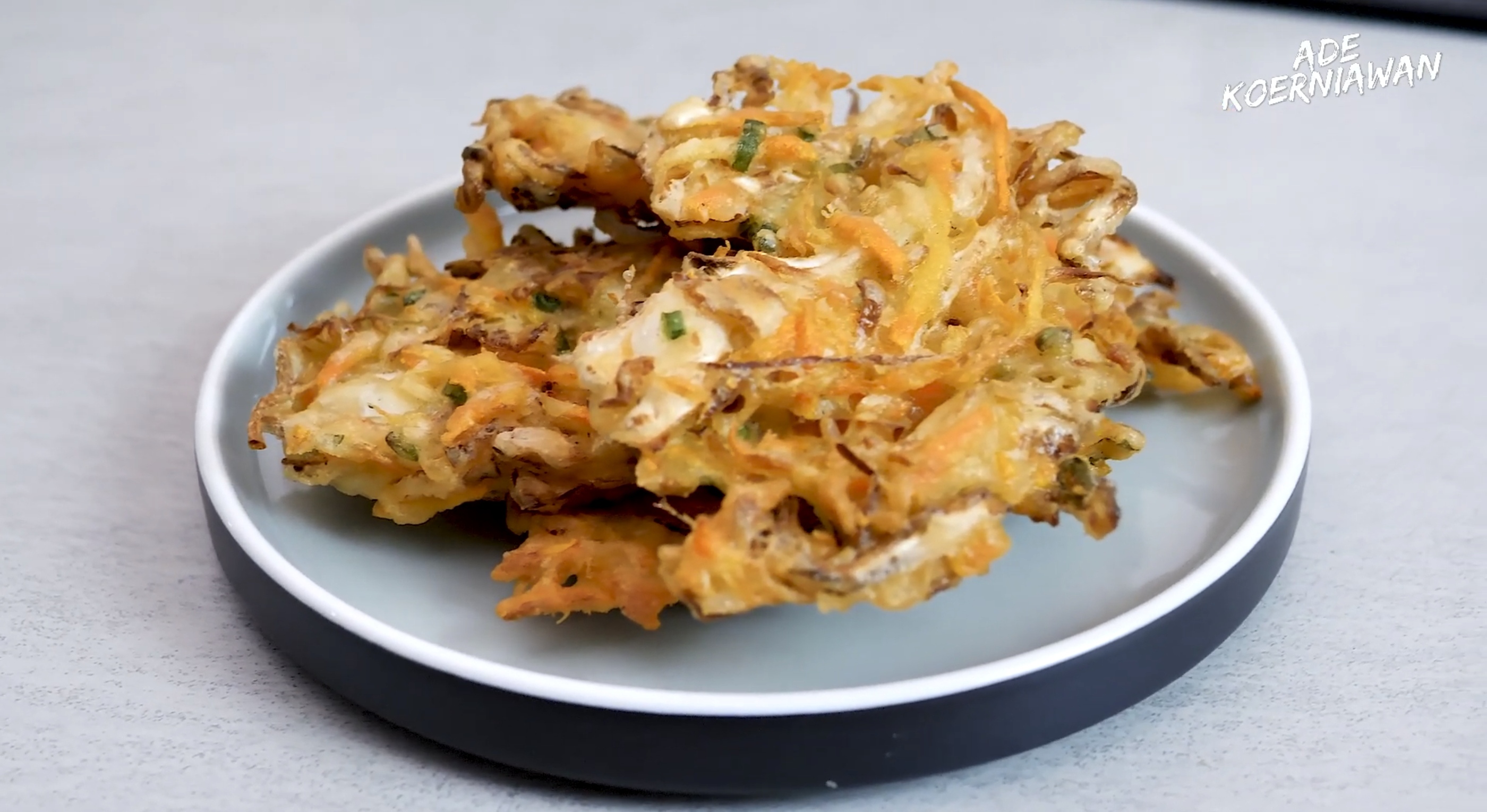 Resep bakwan sayur. (YouTube Ade Koerniawan)