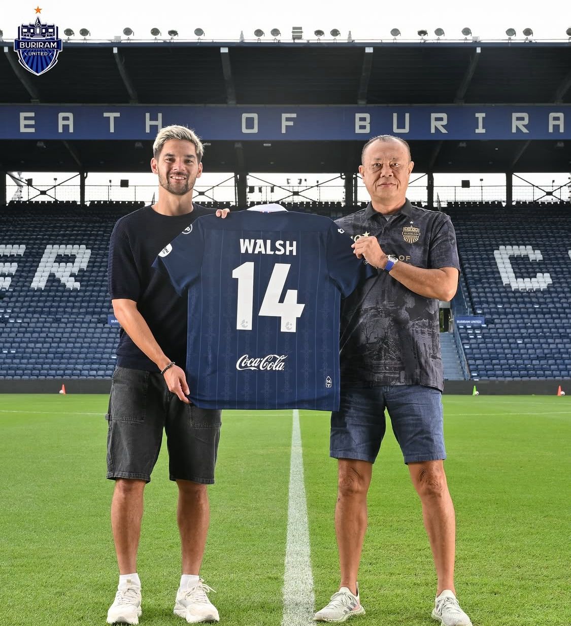 Shayne Pattynama diperkenalkan Buriram United usai tinggalkan Yokohama F.M , beraksi di Liga Thailand dengan kostum nomor 14. (Dok. @buriramunitedofficial)