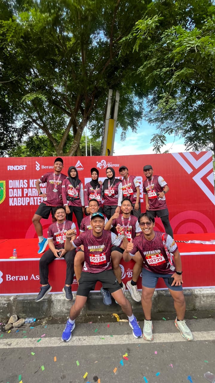 PARTISIPASI: PLN Indonesia Power Unit Pembangkitan (UBP) Berau bersama komunitas olahraga pegawai berpartisipasi dalam ajang lari Bupati Berau Independence Run (BBIR) 2025. (PLN IP UBP BERAU UNTUK BP)