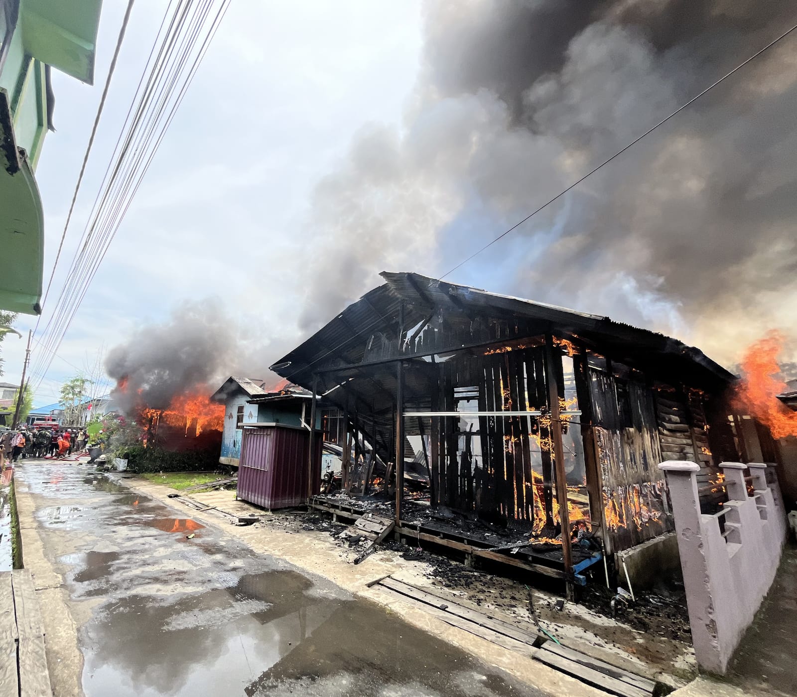 MOTIF SAKIT HATI: Kebakaran yang terjadi di Gang Merudung Jalan Semangka, pada 15 Agustus lalu karena sengaja dibakar oleh pelaku berinisial KH. (HRK)
