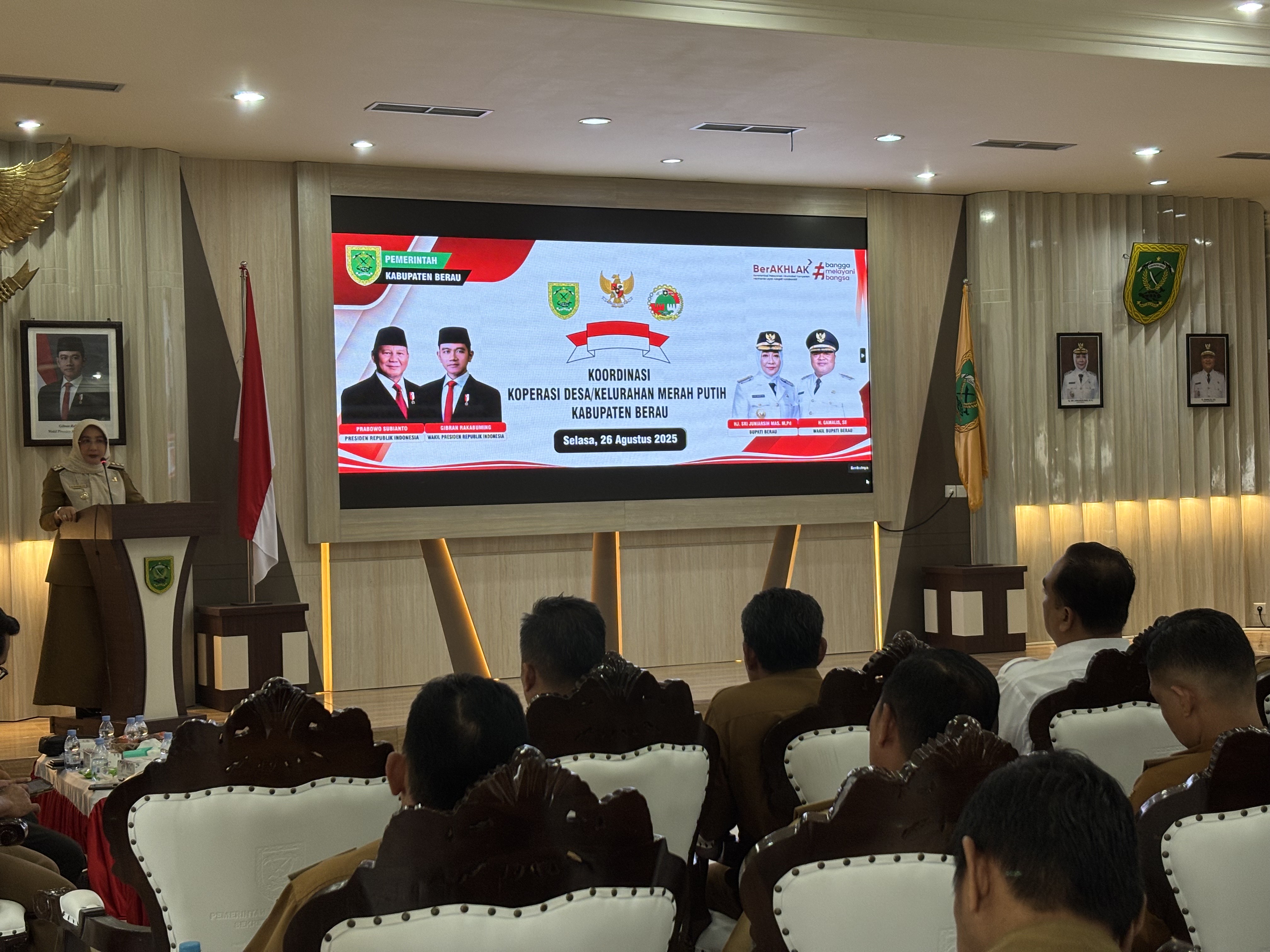 RAPAT KOORDINASI: Pemkab Berau melaksanakan rakor kopmer untuk menyatukan pemahaman dan arah kerja Koperasi Kampung Merah Putih di Kabupaten Berau. (IZZA/BP)