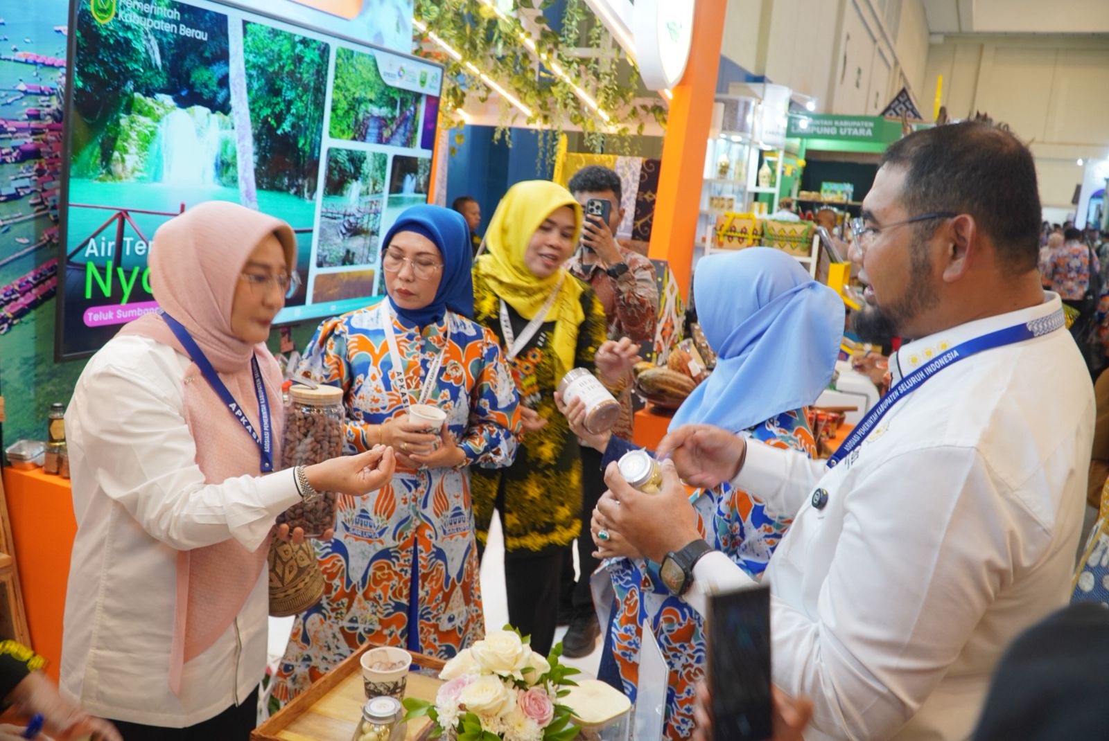 IKUTI AEO: Bupati Berau, Sri Juniarsih, ikuti pameran AEO di ICE BSD yang digelar di Tanggerang, Banten pada 28-30 Agustus lalu. (HUMAS PEMKAB UNTUK BERAU POST)